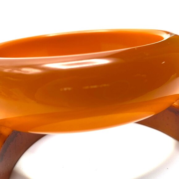 Vintage Orange Crush Bangle Pairing — Carved Resin & Smooth Lucite Bangles - Picture 7 of 12